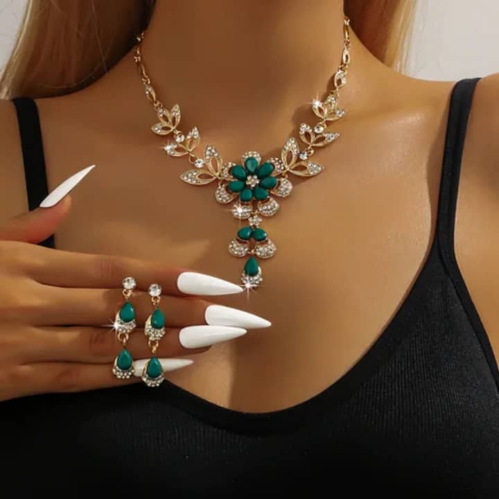 collier de luxe a pompons en forme de fleur avec goute d'eau ensemble de chaines de clavicule haut de gamme