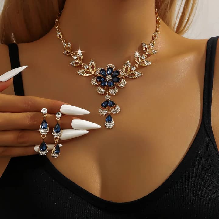 collier de luxe a pompons en forme de fleur avec goute d'eau ensemble de chaines de clavicule haut de gamme